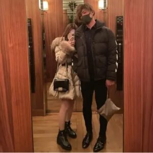 結婚発表時の写真と目撃情報